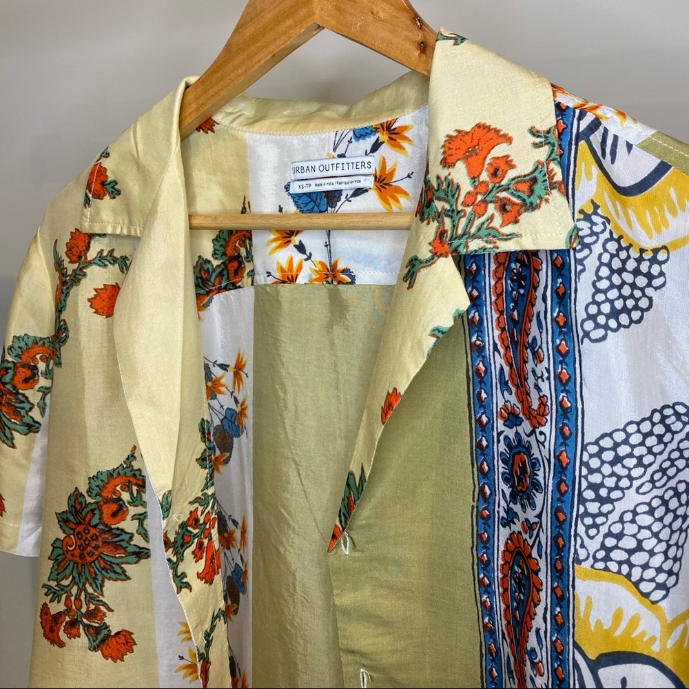 UO Hayden Souvenir Button-Down Shirt